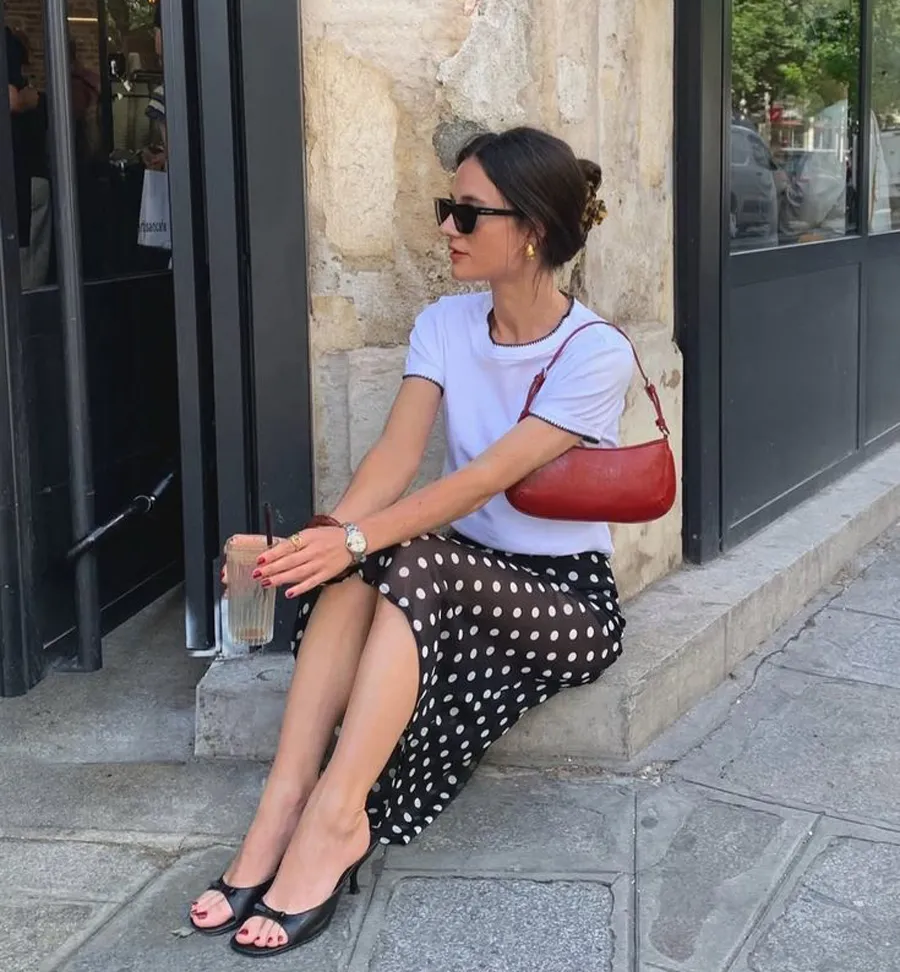 Cách Phối Váy Chấm Bi Tôn Dáng Và Hiện Đại