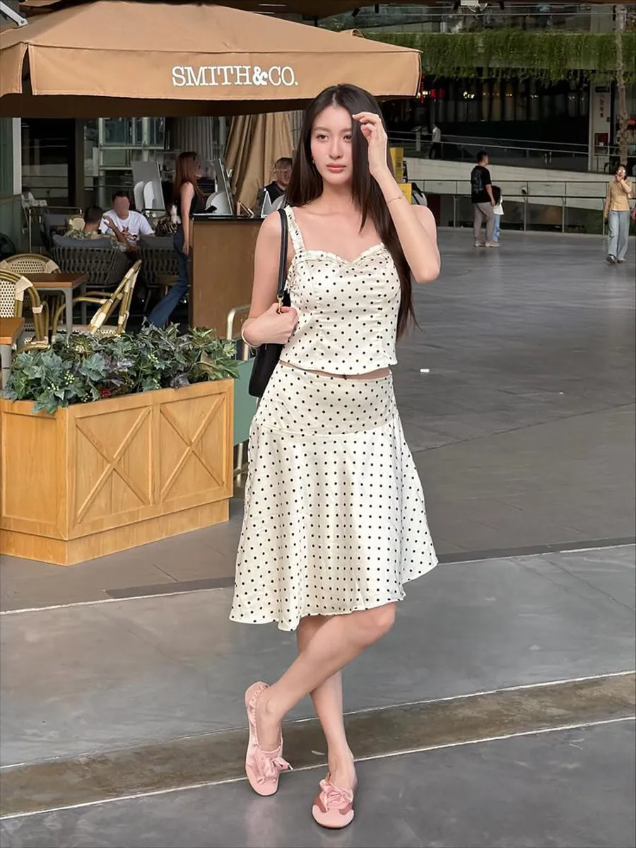 Cách Phối Váy Chấm Bi Tôn Dáng Và Hiện Đại
