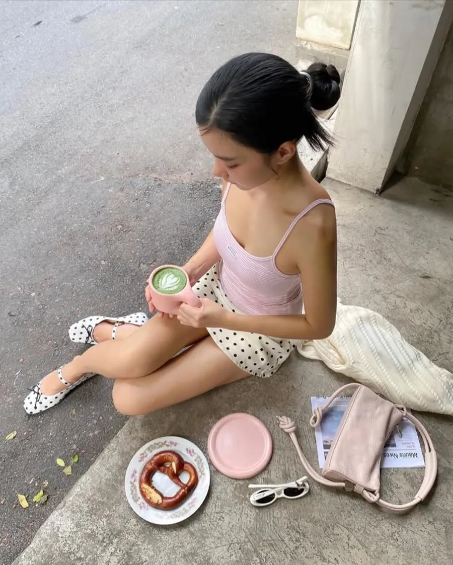 Phụ Kiện Đi Kèm Váy Chấm Bi