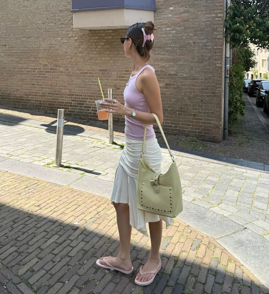 Phối Đồ Hè Cùng Dép Xỏ Ngón Đế Bệt 