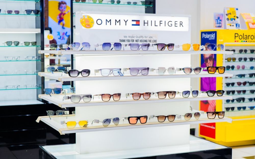 Top 10 Thương Hiệu Kính Mắt Mỹ Nổi Tiếng Trên Thị Trường - 23