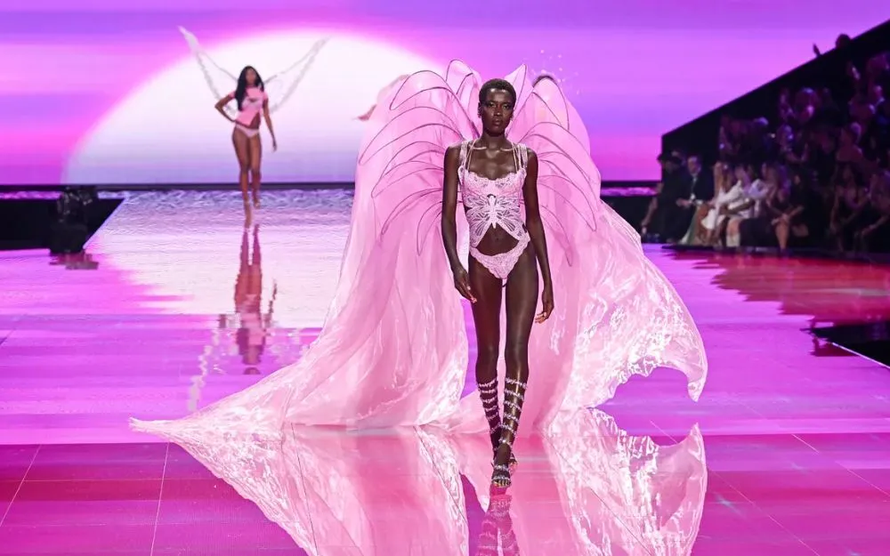 Thương Hiệu Victoria's Secret : Lịch Sử & Đặc Điểm Nổi Bật - 2