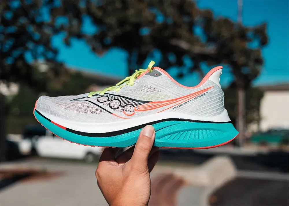 Top 5 giày chạy bộ Saucony bán chạy 2026: Êm, nhẹ, chạy nhanh - 2