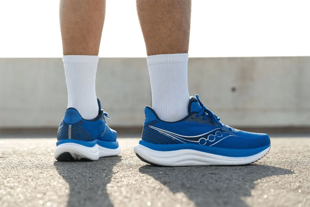 Top 5 giày chạy bộ Saucony bán chạy 2026: Êm, nhẹ, chạy nhanh - 14