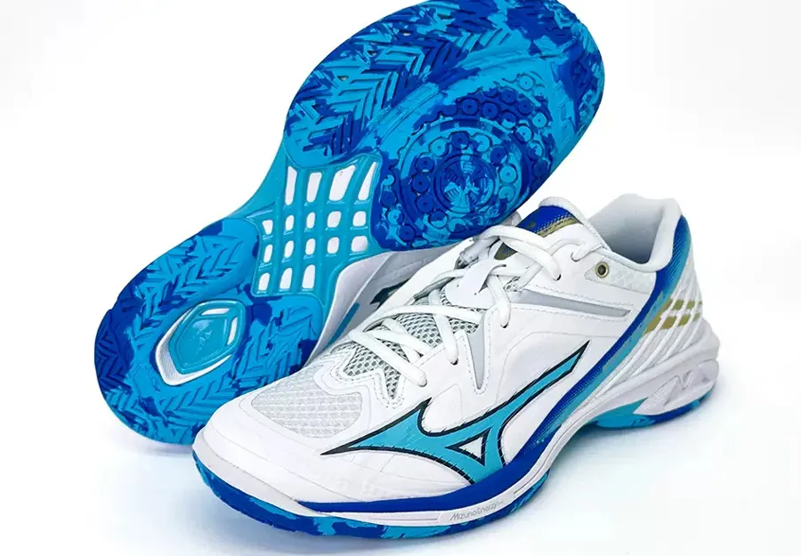 Mizuno Wave Claw 