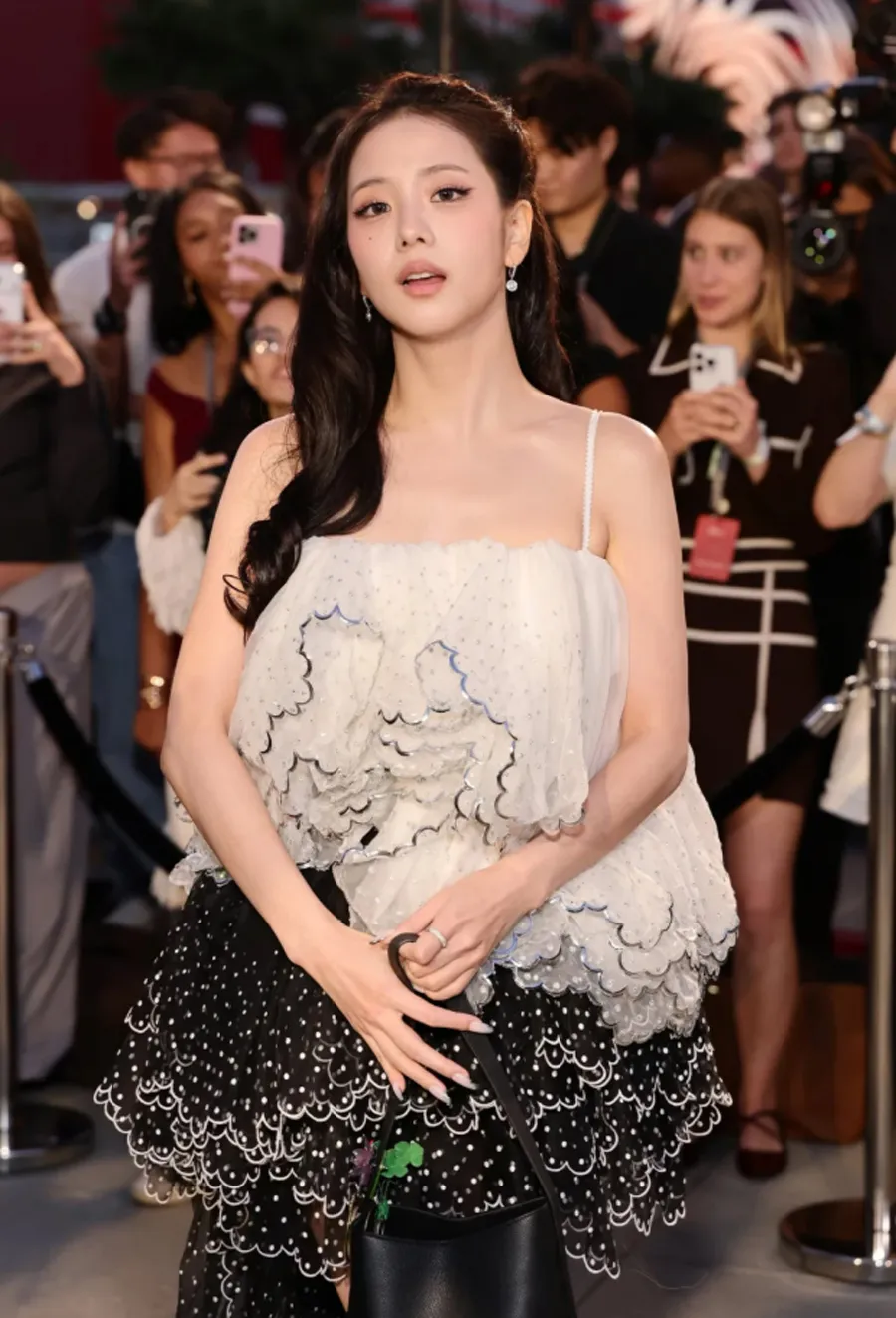 layout makeup của Jisoo tại show Dior Cruise 2027