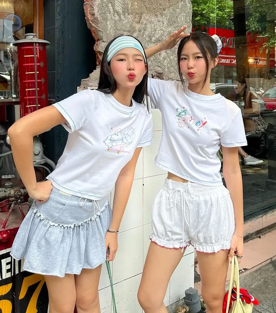 Bí Quyết Mặc Đồ Mát Hơn Trong Mùa Hè Nóng