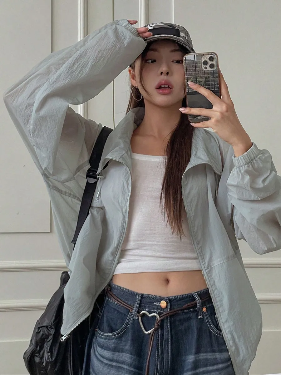Áo khoác gió phối áo croptop