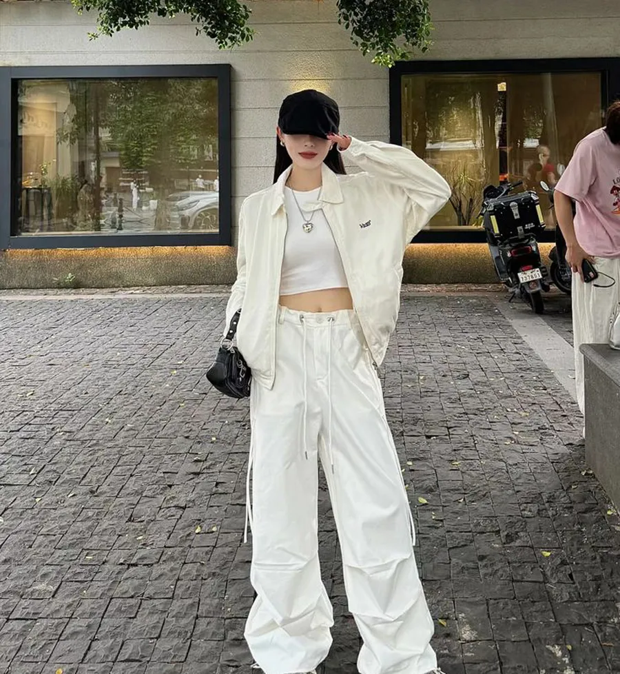 Áo khoác gió mix quần jogger