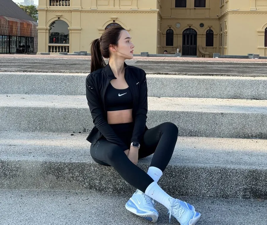 Áo khoác gió phối đồ tập thể thao