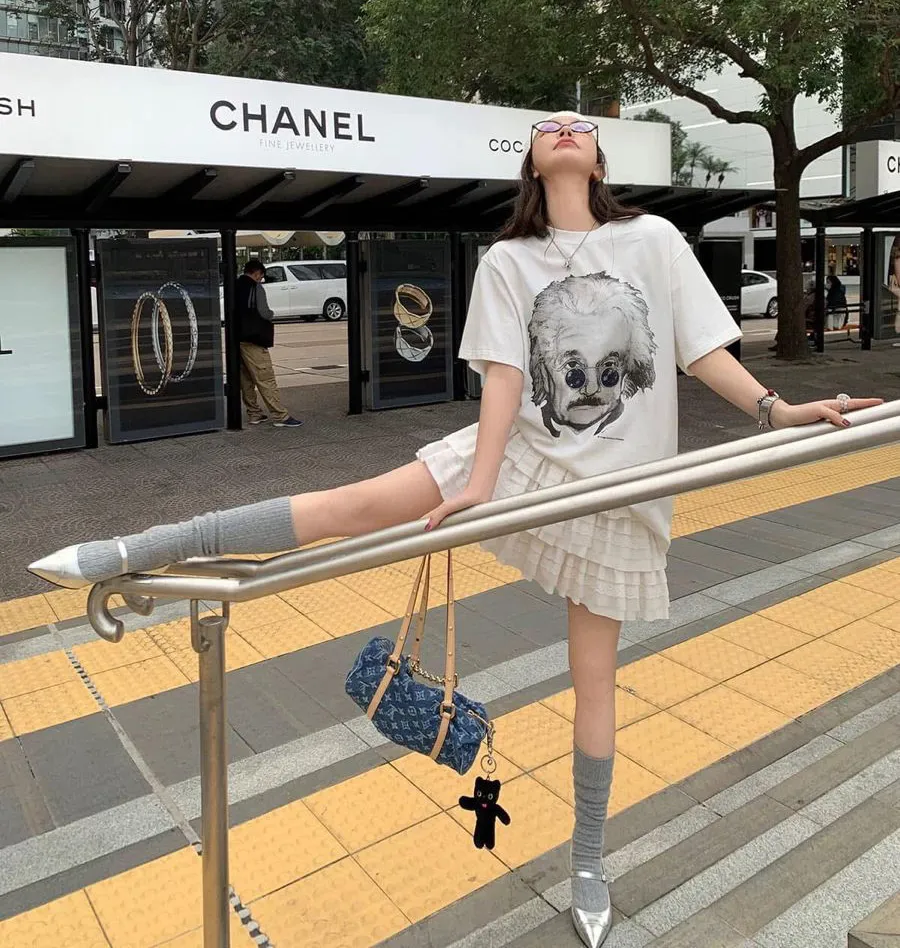 Mẹo Chọn Tất Cao Cổ Để Outfit Trông Thời Trang Hơn