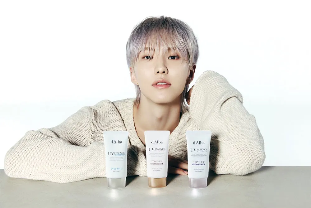 Review son bóng D'Alba: Mịn mướt, lên môi xinh hết nấc - 1