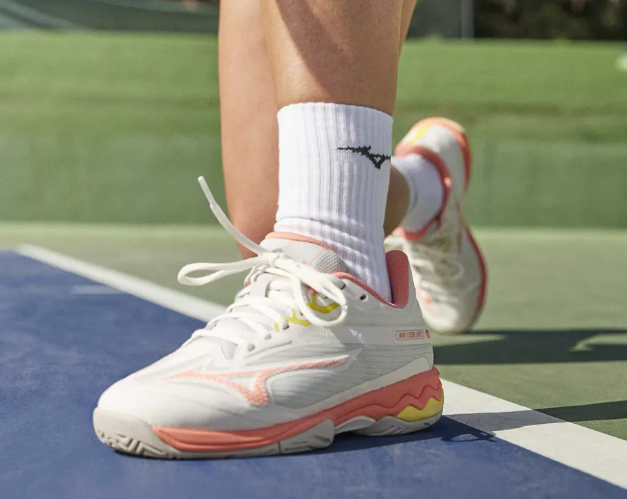 Tổng quan về giày cầu lông Mizuno