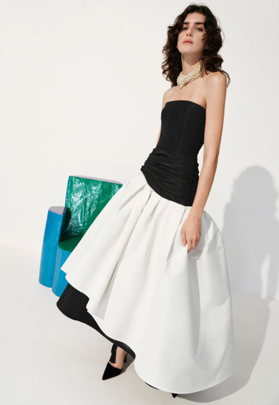 Carolina Herrera Resort 2027: Từ Quần Jeans Denim đến Những Thiết Kế Đầm Rực Rỡ - 7