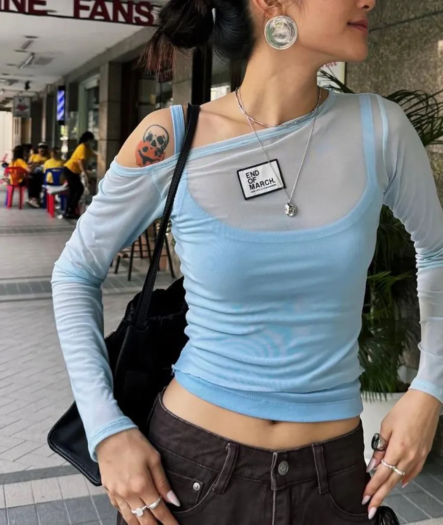 Kết Hợp Áo Ba Lỗ Với Chất Liệu Xuyên Thấu
