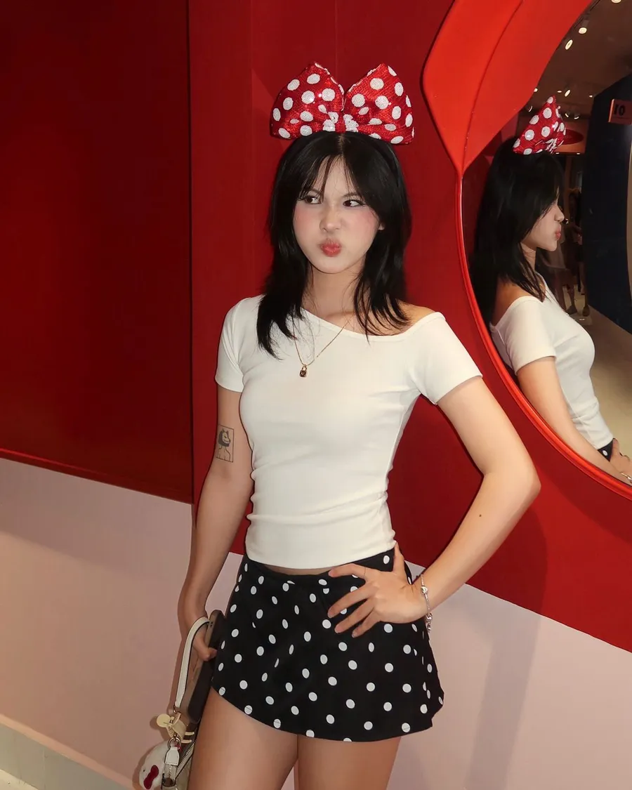 Áo thun và quần short 