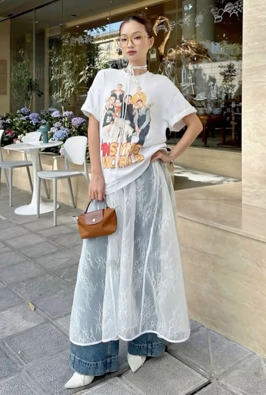 Phối theo phong cách layering cùng quần dài