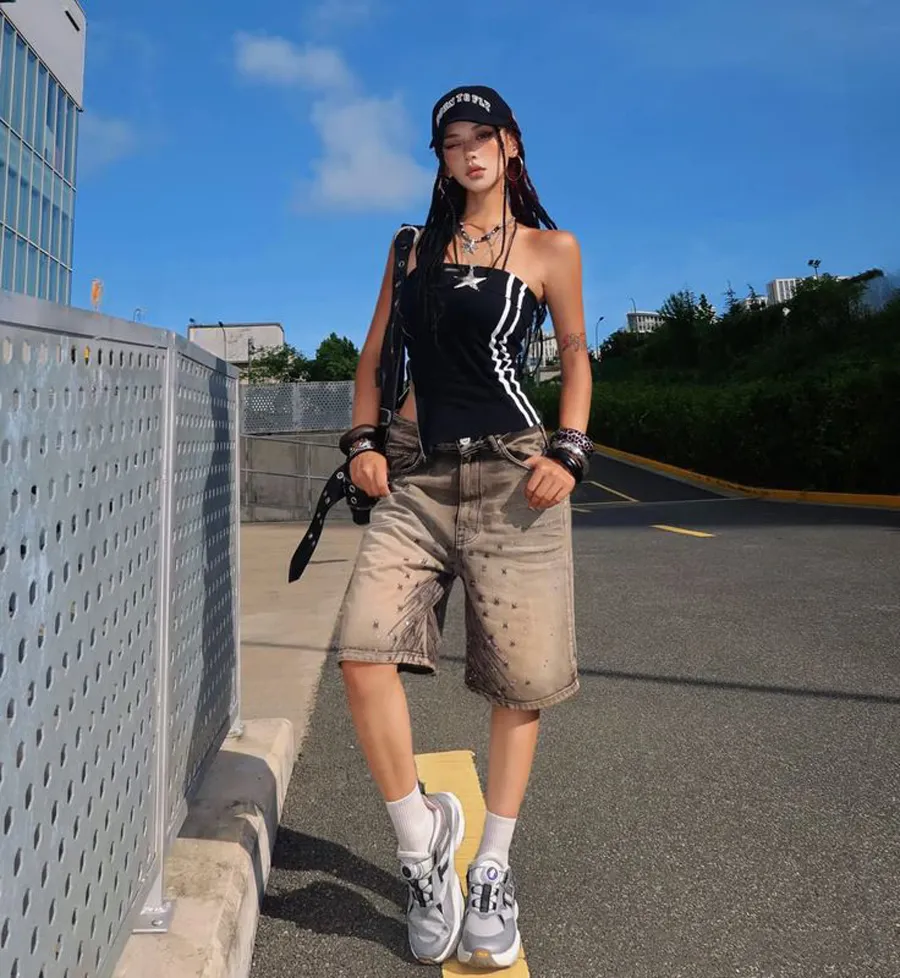 Áo Quây Và Quần Jeans Lửng 