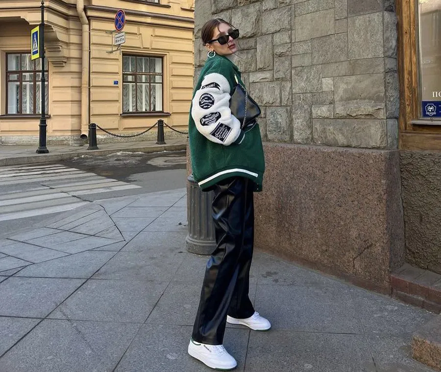 Varsity Jacket Với Quần Da 