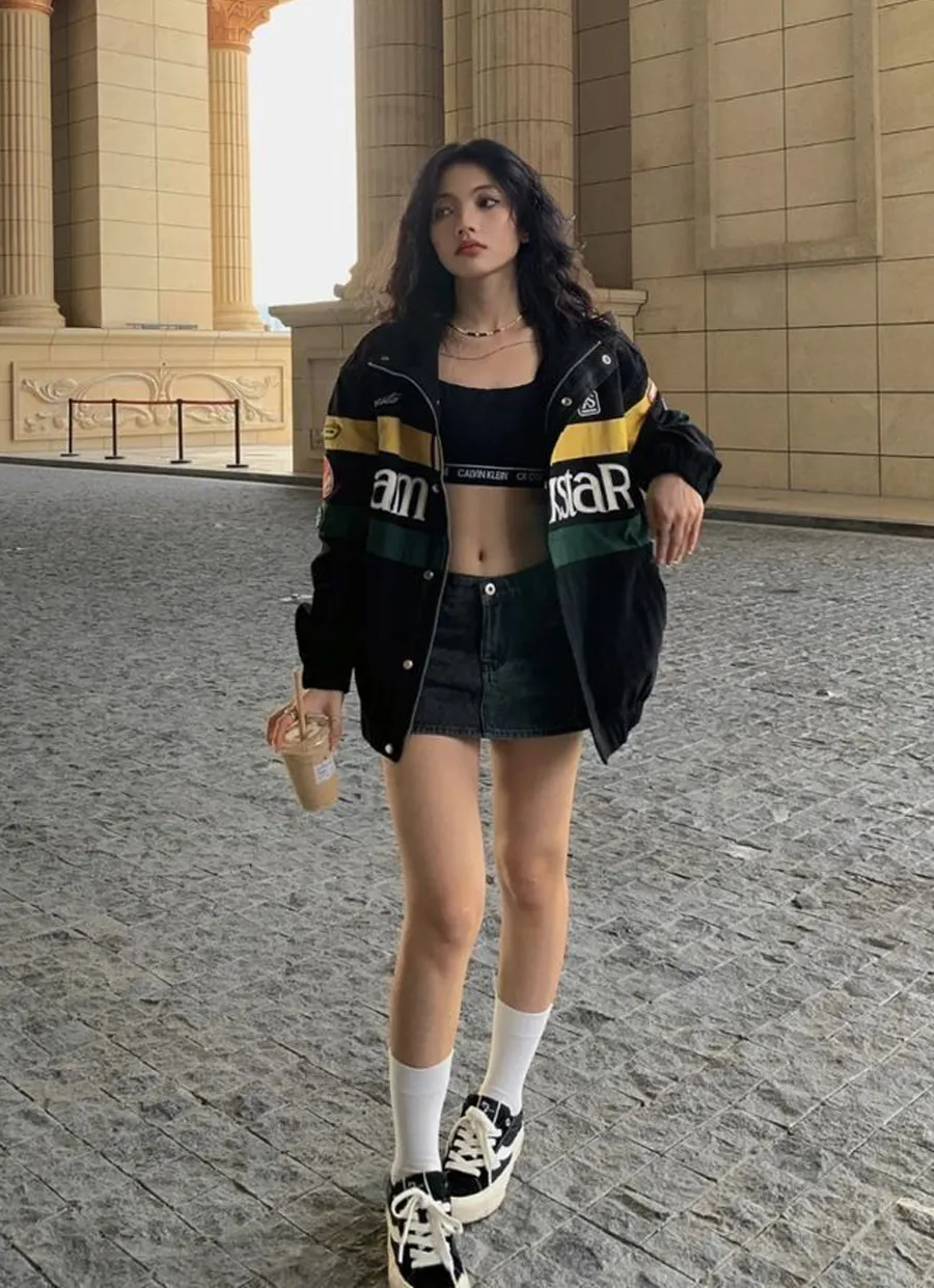 Varsity Jacket Phối Với Chân Váy Chữ A Ngắn
