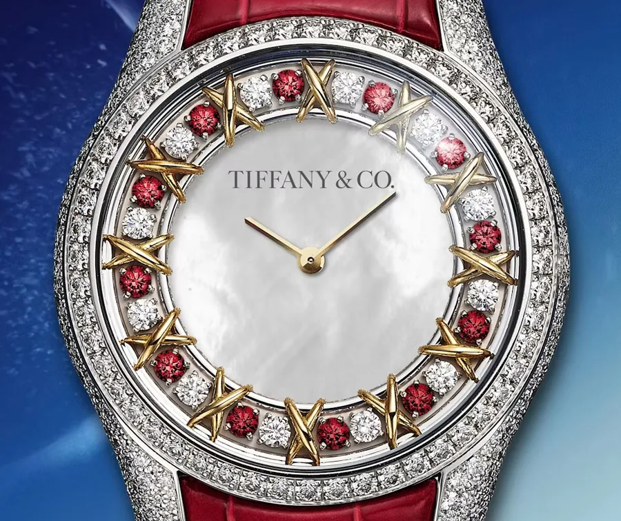 Thiết Kế Đồng Hồ Tiffany & Co. Sixteen Stone Nổi Bật Với Ruby Và Kim Cương