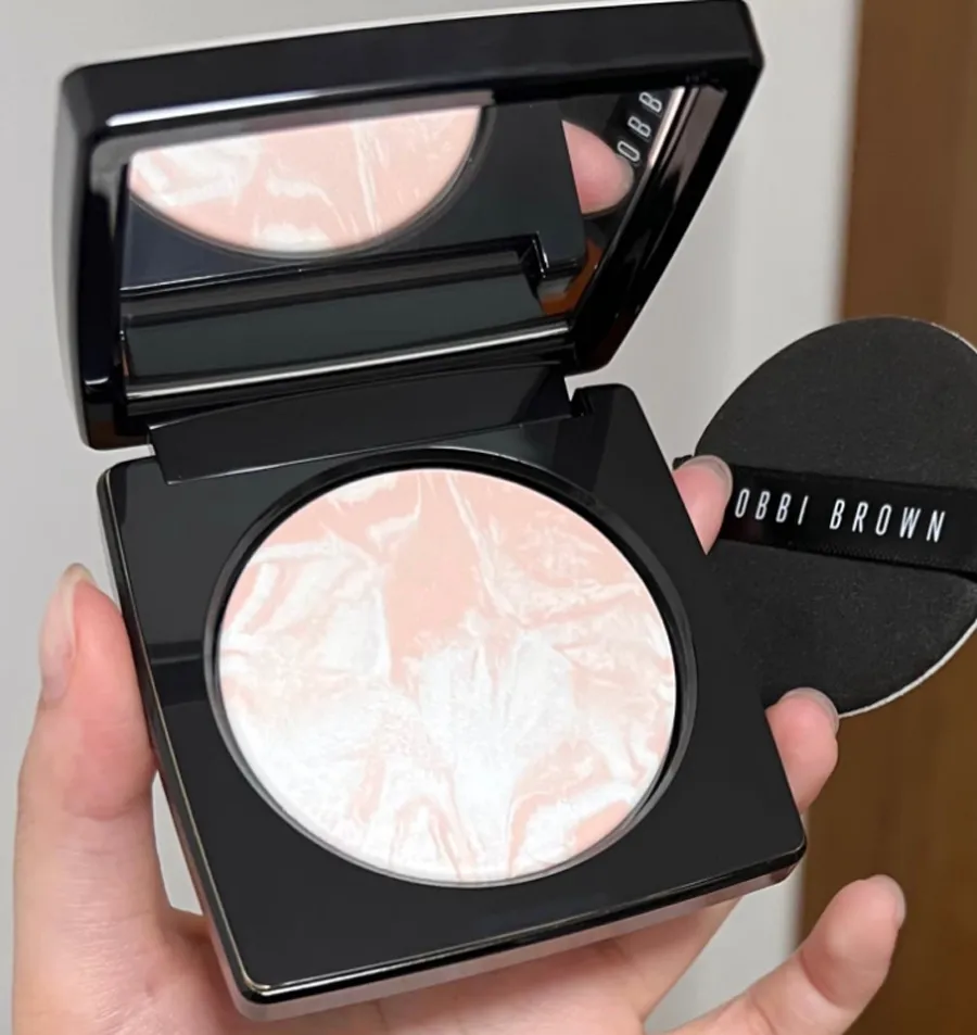 Bobbi Brown Sheer Finish Blurring Powder