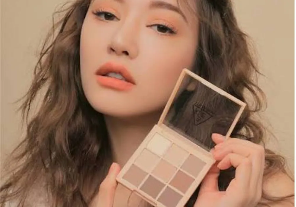 Top 10 bảng phấn mắt mùa hè trẻ trung, thu hút cho phái đẹp - 3
