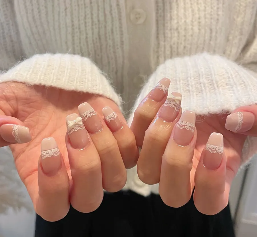 Ballet nails họa tiết ren