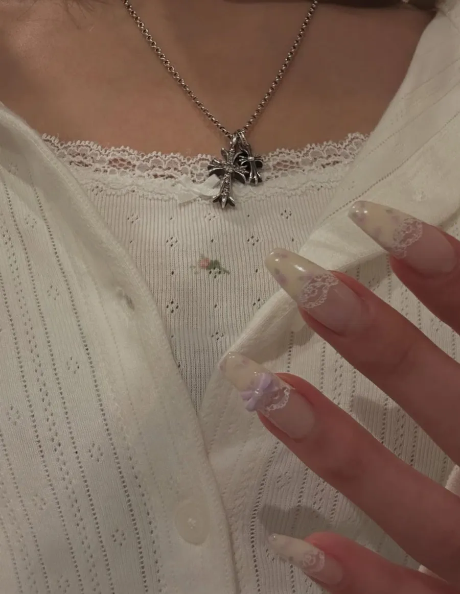 Ballet nails họa tiết ren