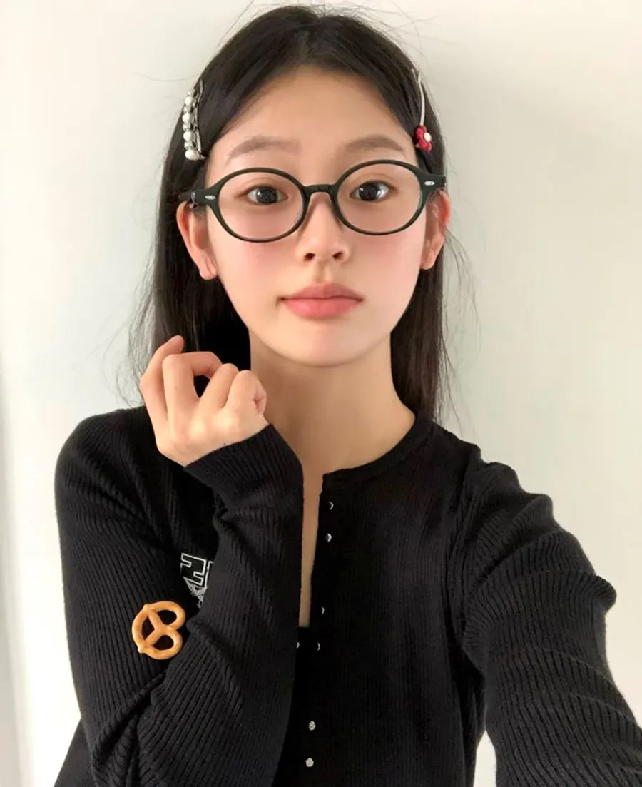 Kính gọng mắt mèo