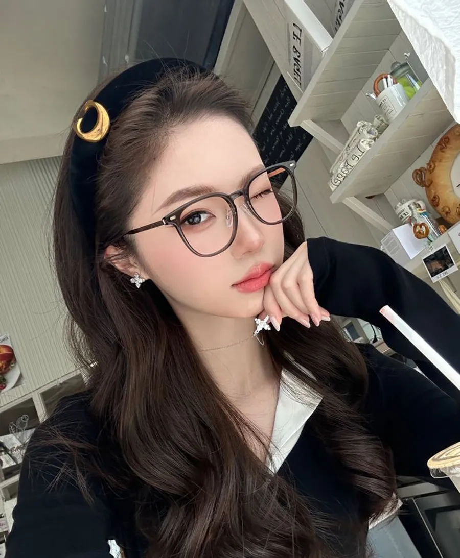 Kính gọng oversized