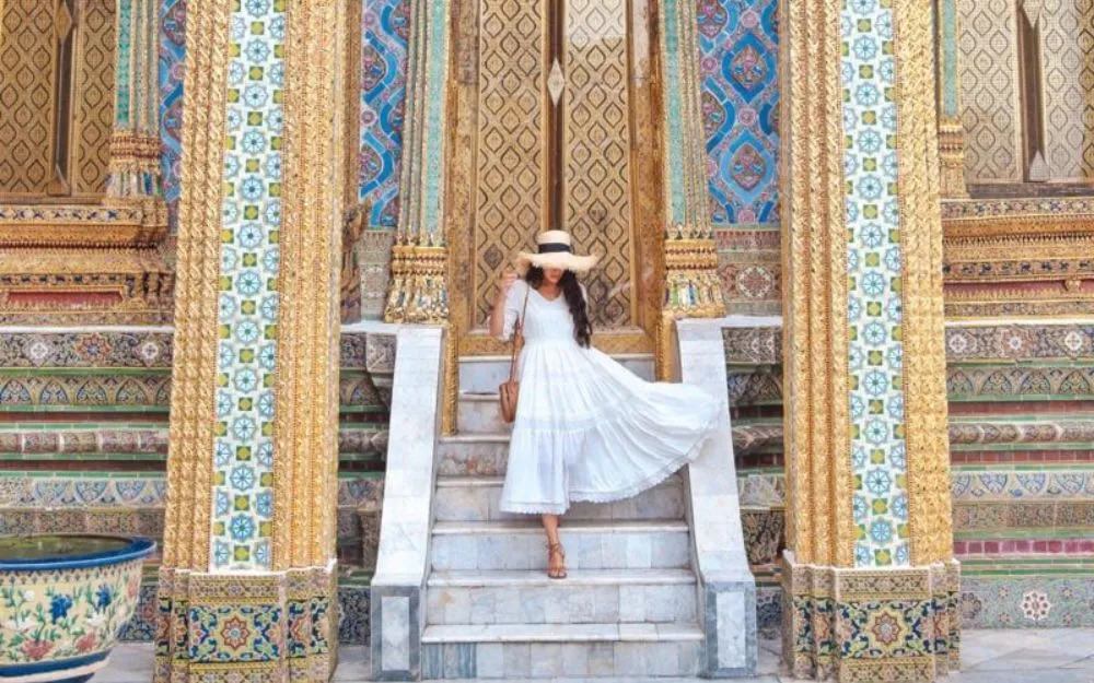 Đi Hoàng Cung Thái Lan Mặc Gì? Checklist Outfit Sống Ảo Chuẩn 2026 - 10
