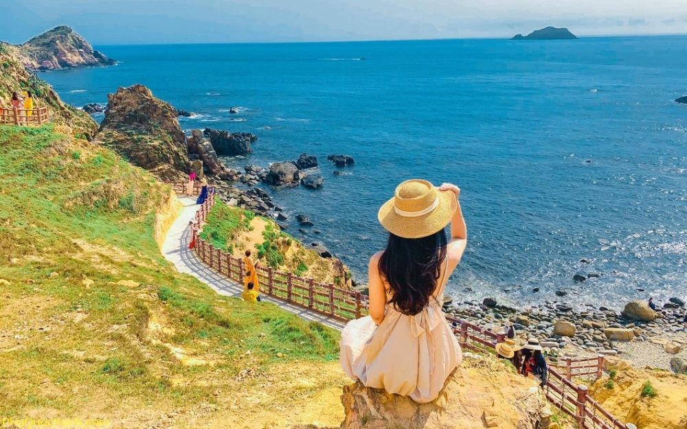 Đi Quy Nhơn Mặc Gì Cho Đẹp? Top 15+ Outfit Sống Ảo Thần Thánh - 1