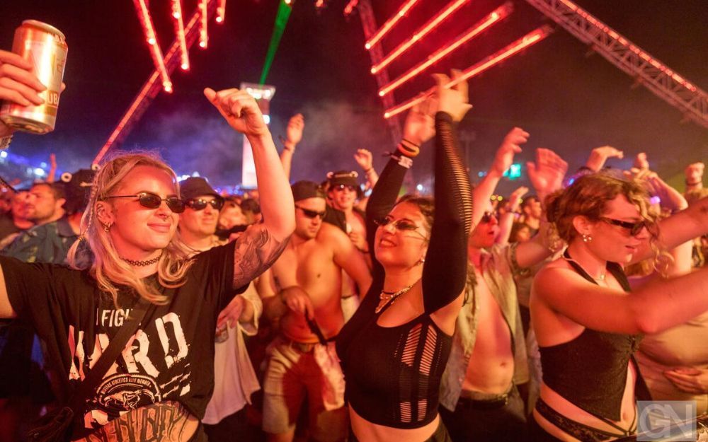 Đi Rave Mặc Gì? Bí Quyết Phối Đồ Đi Rave Cháy Cho Nam Và Nữ - 1