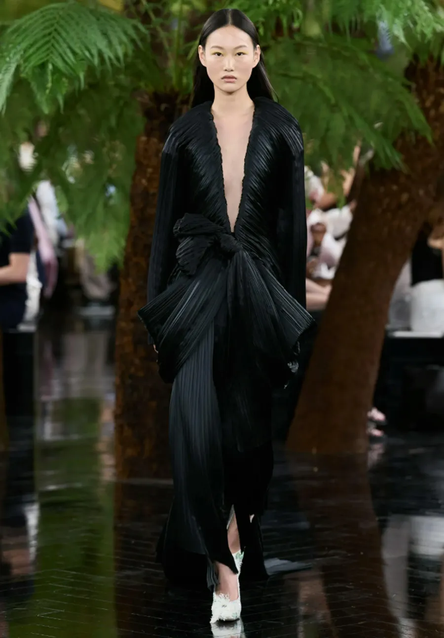 Dior Haute Couture Thu Đông 2026-2027:Cuộc Cách Tân Đầy Chất Thơ Của Jonathan Anderson - 3