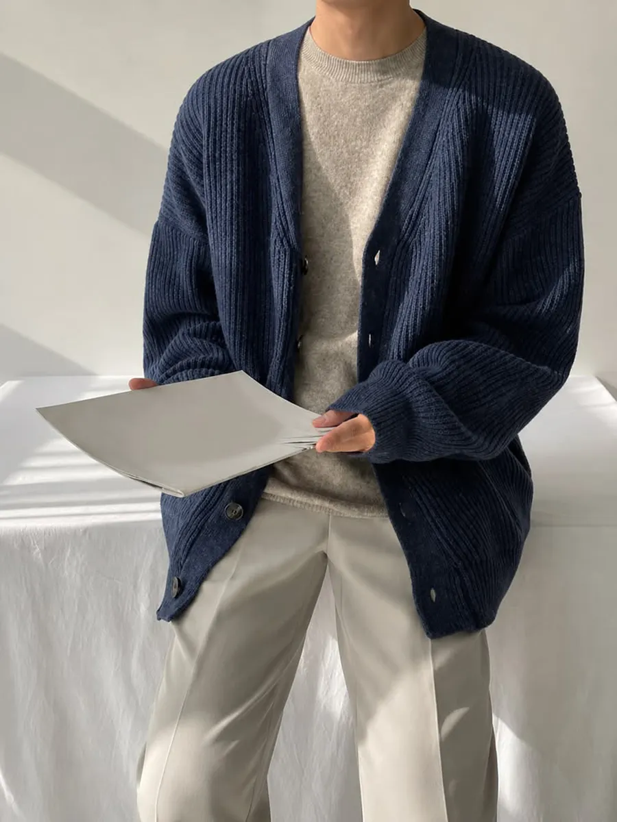 Áo cardigan khoác ngoài áo thun hoặc áo sơ mi