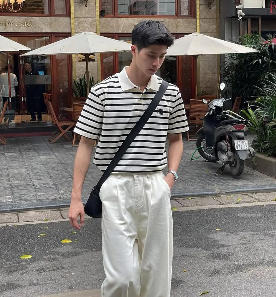 Áo polo phối quần jean ống đứng