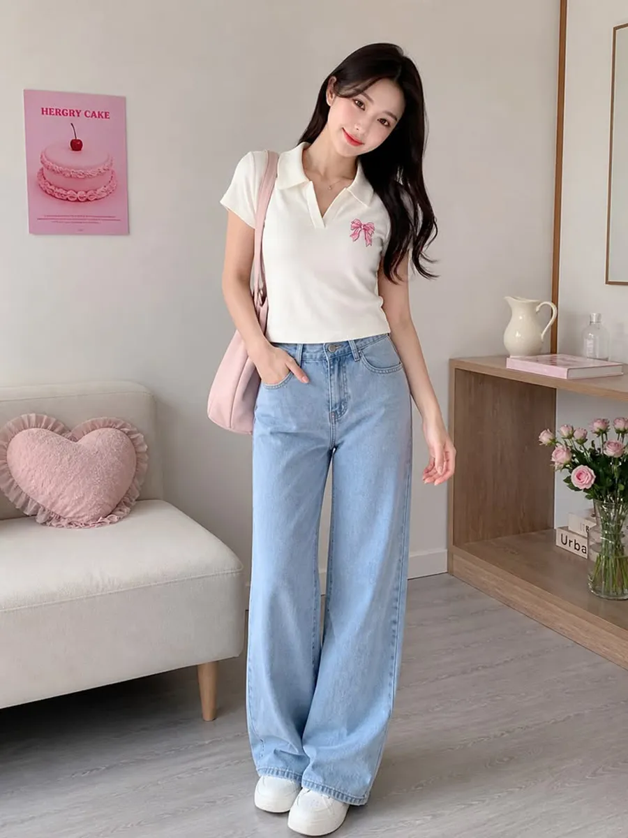 Áo polo phối quần jean ống rộng