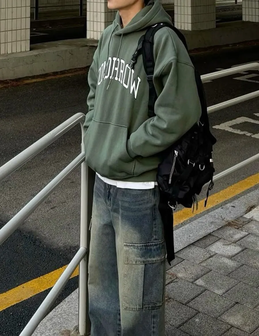 Quần jogger kết hợp áo hoodie