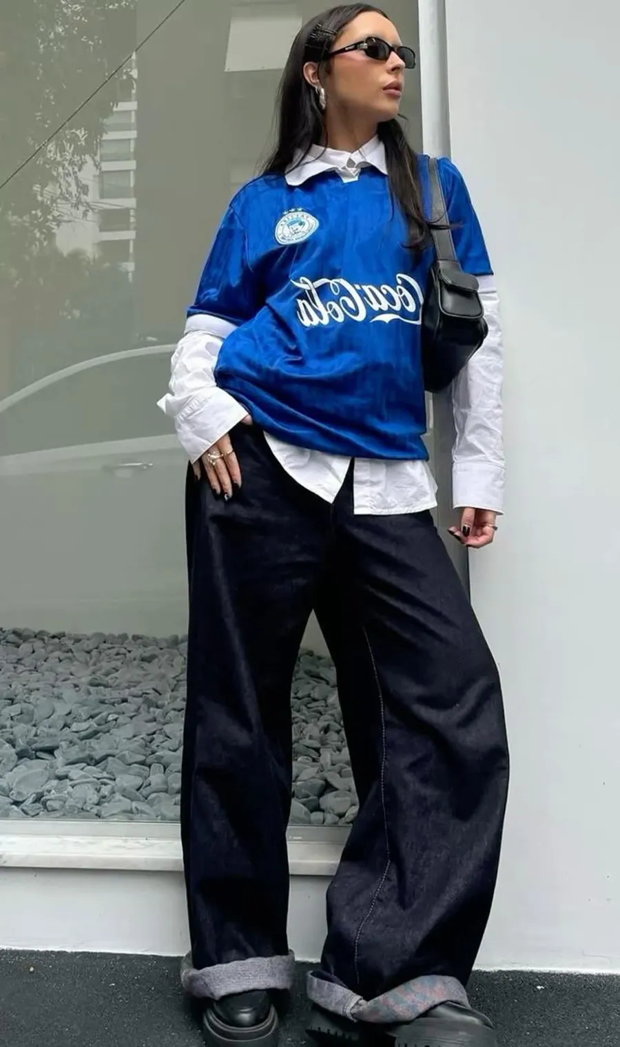 Layer áo jersey theo phong cách cá tính