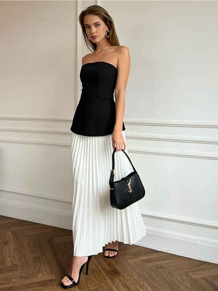 Phối áo quây dáng dài với chân váy maxi