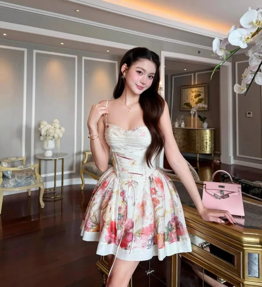 Váy dạ hội xòe 
