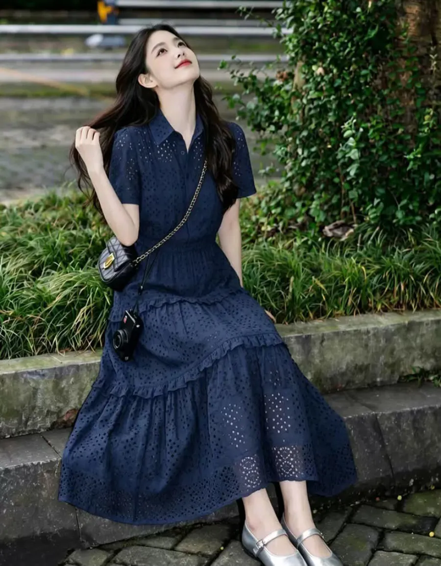 Mặc váy liền dài