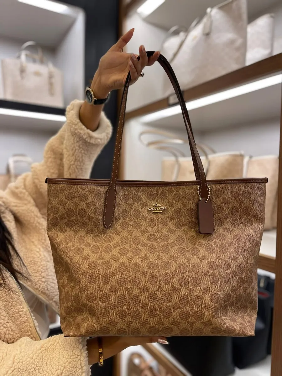 Túi Coach Dempsey Tote