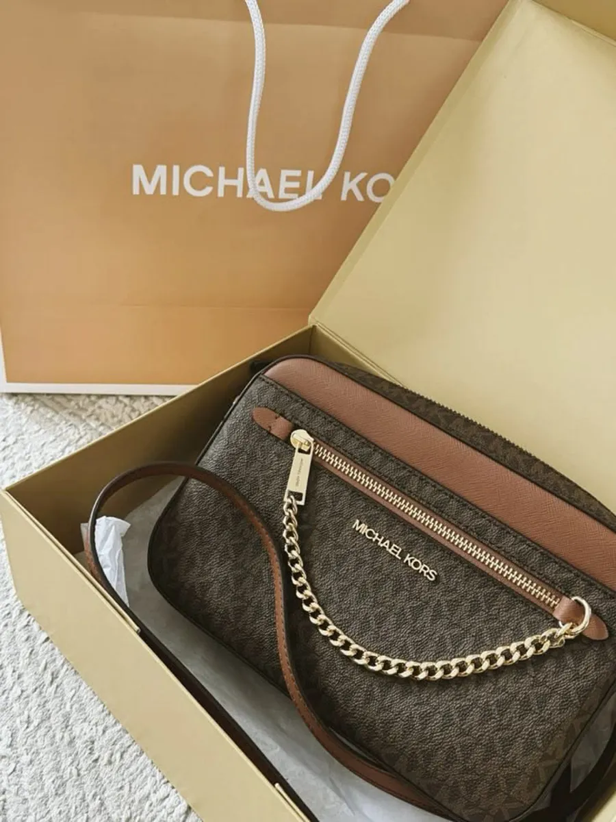 Tiêu chí chọn nơi mua Michael Kors chính hãng