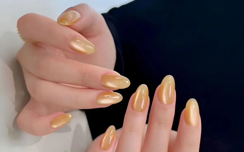 Top 50+ Mẫu Nail Vàng Đẹp, Sang Chảnh Hot Trend 2026 - 1