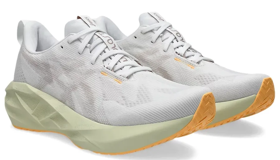 ASICS Novablast 5