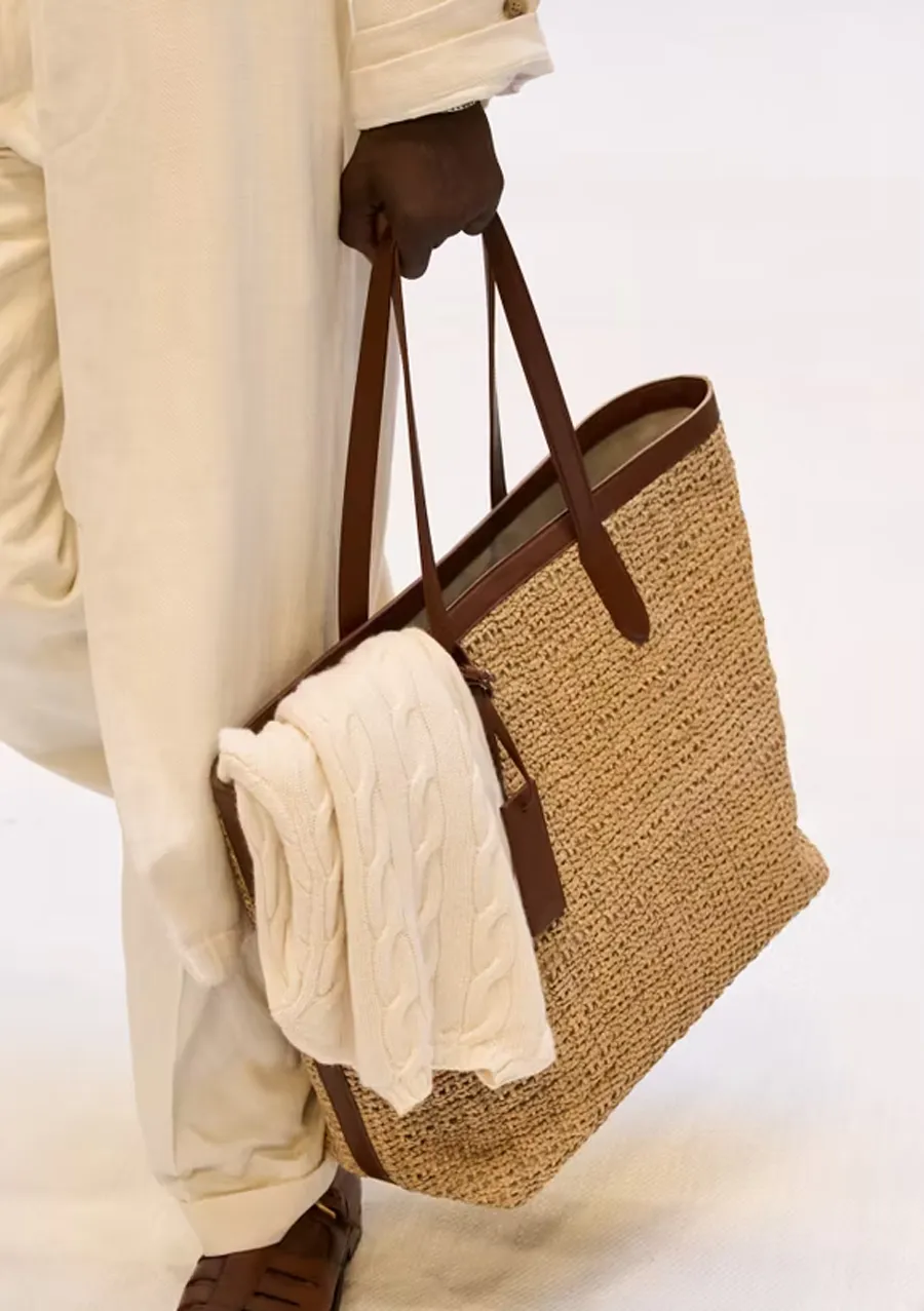 Túi tote ngoại cỡ tiếp tục dẫn đầu xu hướng