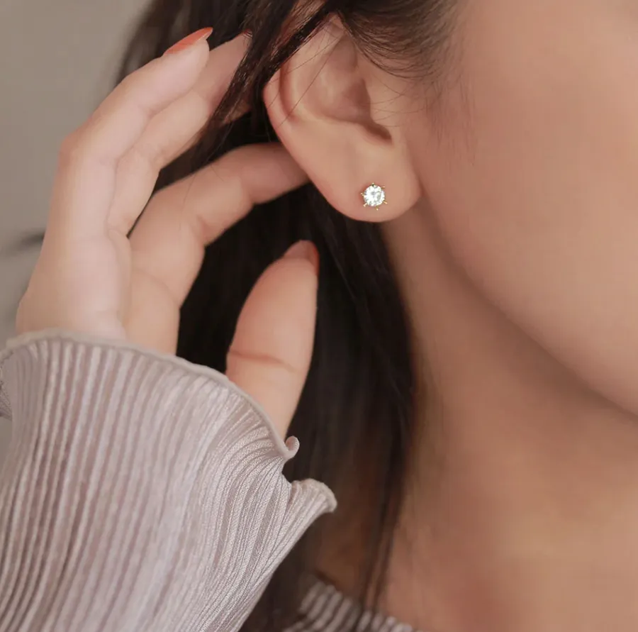  Khuyên tai nụ đính đá Zirconia nhỏ gọn