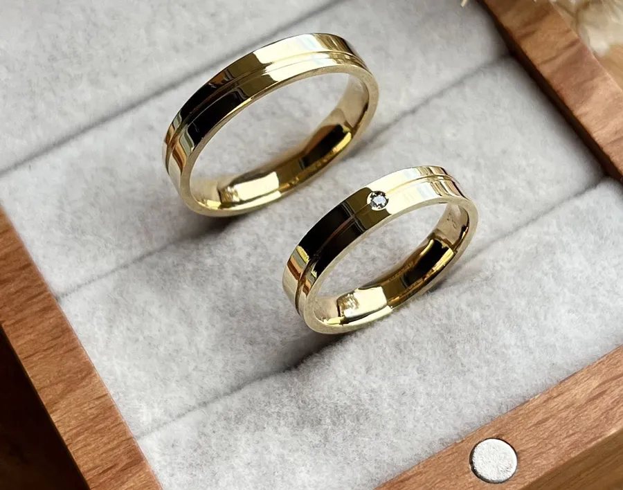 Nhẫn cưới đính kim cương chìm